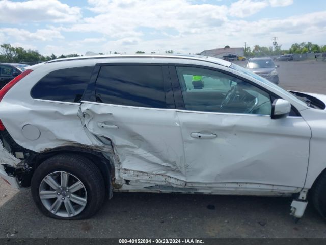 YV440MRUXH2222525 Volvo Xc60 T5 Inscription