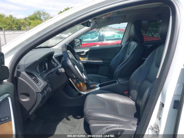 YV440MRUXH2222525 Volvo Xc60 T5 Inscription