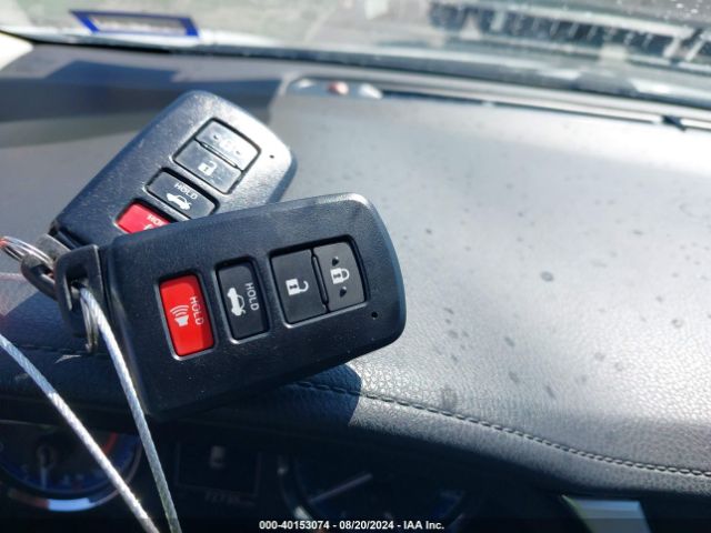 2T1BURHE3HC815635 Toyota COROLLA L