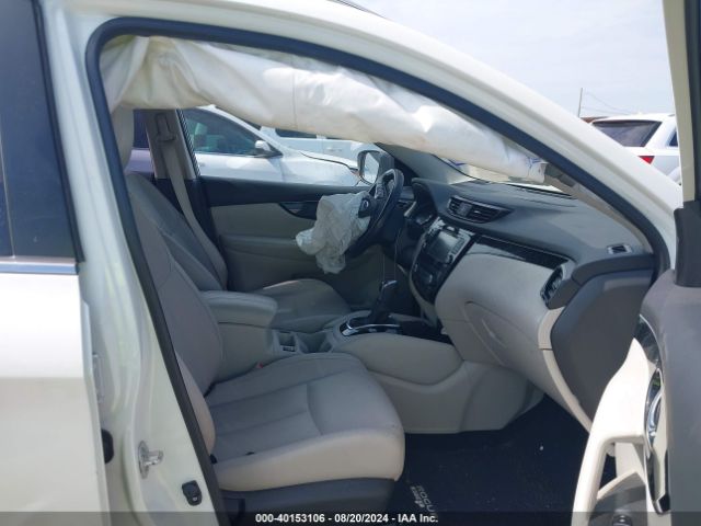 JN1BJ1CR1KW620123 Nissan Rogue Sport Sl