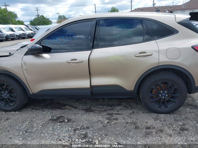 1FMCU9BZ2LUB13152 Ford Escape Se Sport Hybrid