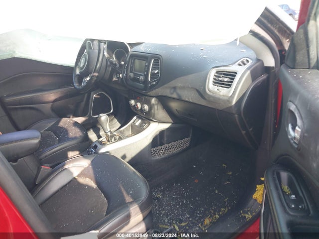 3C4NJCBB1JT233635 Jeep Compass Latitude Fwd