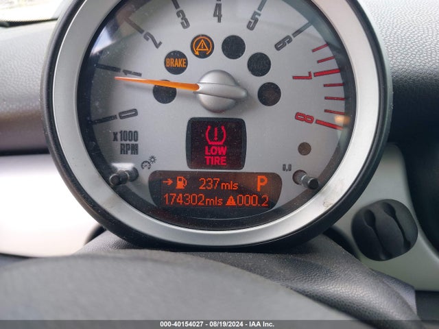 2009 MINI COOPER WMWMF33519TW76460 Photo 6