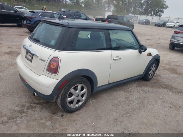 2009 MINI COOPER WMWMF335X9TU70926 Photo 3