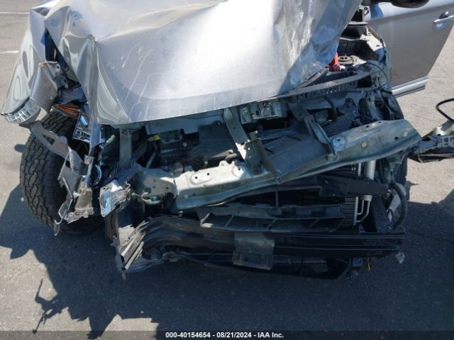 JA4AZ3A39JJ002999 Mitsubishi Outlander Es