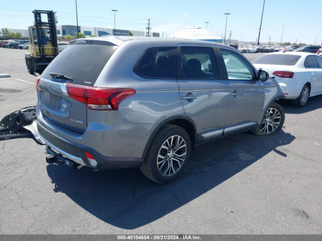 JA4AZ3A39JJ002999 Mitsubishi Outlander Es