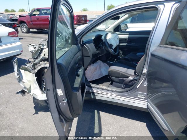 JA4AZ3A39JJ002999 Mitsubishi Outlander Es