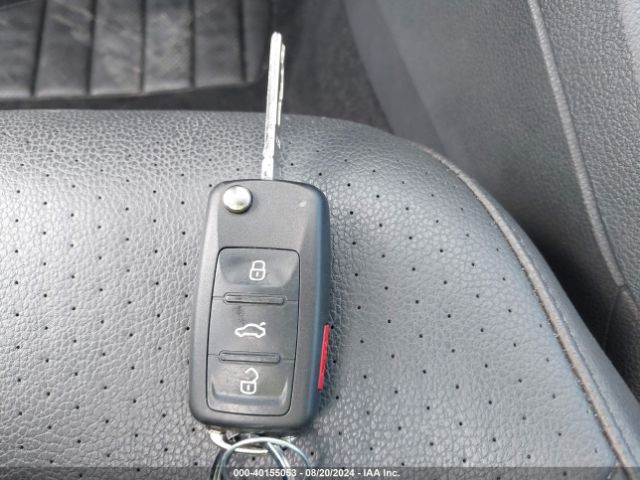 3VWDB7AJ8HM360442 Volkswagen Jetta 1.4t Se