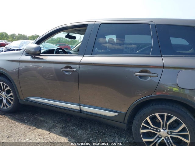 JA4AD3A32HZ010338 Mitsubishi Outlander Se/sel