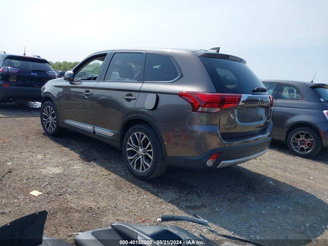 2017 MITSUBISHI OUTLANDER JA4AD3A32HZ010338 Photo 2
