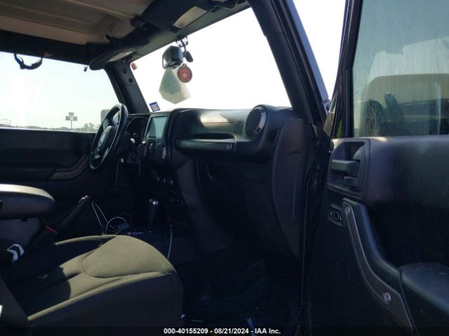 1C4BJWDG0FL581295 Jeep Wrangler Unlimited Sport