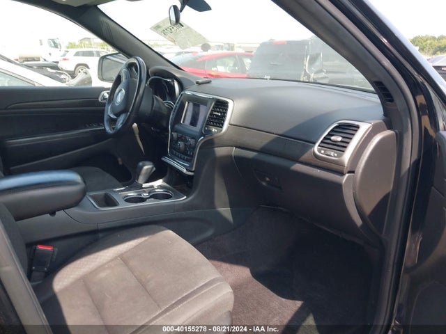 1C4RJFAG8JC319875 Jeep Grand Cherokee Laredo E 4x4