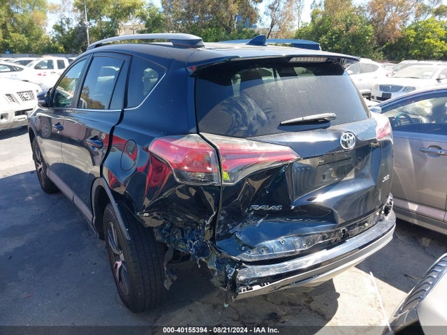 Toyota Rav4 Xle 2017 2T3WFREVXHW373555 Image 3