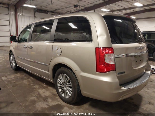 2C4RC1CG7GR188433 Chrysler Town & Country Touring-l Anniversary Edition