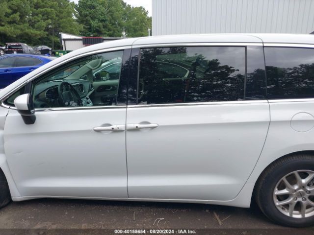 2C4RC1CG6NR215568 Chrysler Voyager Lx