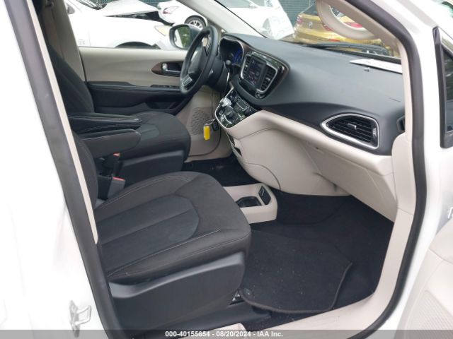 2C4RC1CG6NR215568 Chrysler Voyager Lx