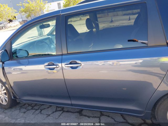 5TDYZ3DC5HS805869 Toyota Sienna Xle 8 Passenger