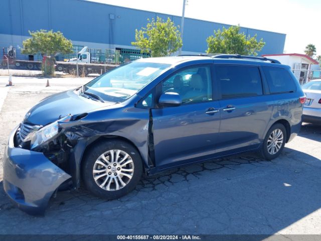 5TDYZ3DC5HS805869 Toyota Sienna Xle 8 Passenger