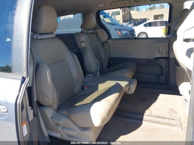 5TDYZ3DC5HS805869 Toyota Sienna Xle 8 Passenger