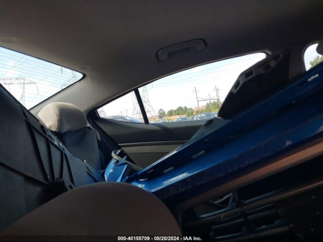 KMHD74LFXHU372062 Hyundai ELANTRA SE