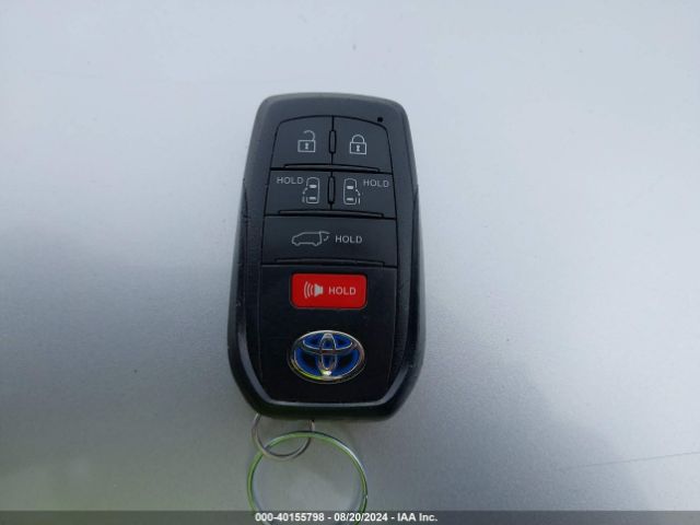 5TDYSKFC5NS056949 Toyota SIENNA XLE