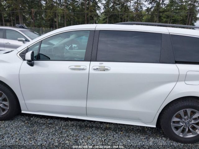 5TDYSKFC5NS056949 Toyota SIENNA XLE