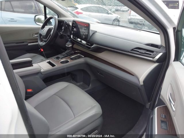 5TDYSKFC5NS056949 Toyota SIENNA XLE