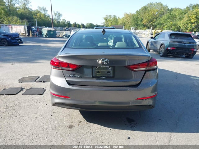 Hyundai ELANTRA SEL 2018 5NPD84LF3JH268501 Image 17