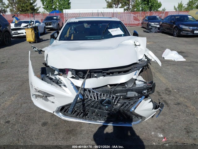 58AEA1C14RU040296 Lexus Es 300h Luxury