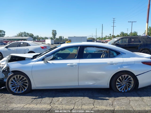 58AEA1C14RU040296 Lexus Es 300h Luxury