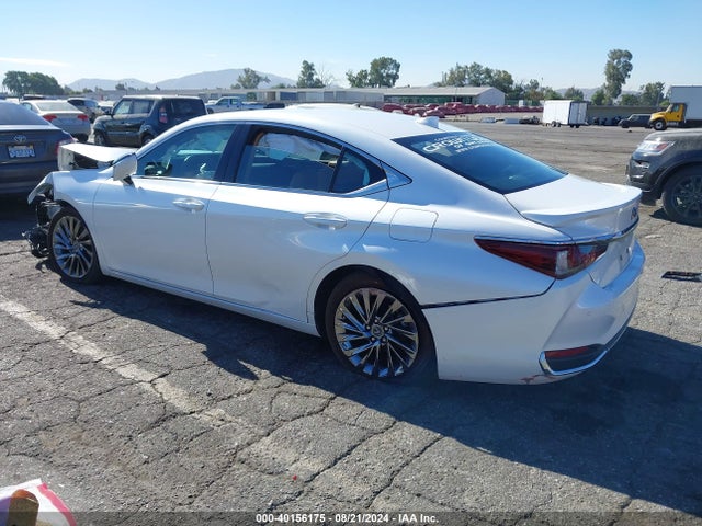 58AEA1C14RU040296 Lexus Es 300h Luxury