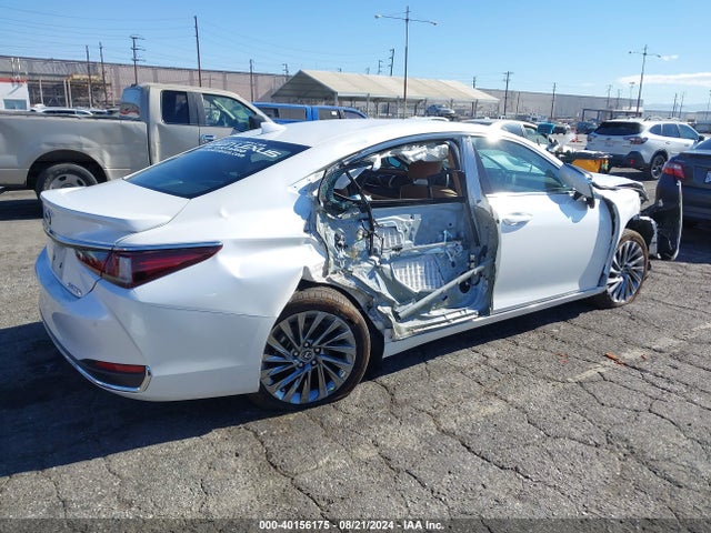 58AEA1C14RU040296 Lexus Es 300h Luxury