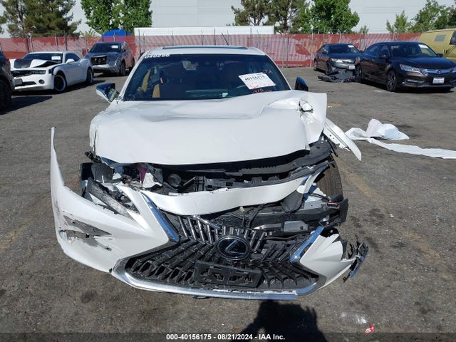 58AEA1C14RU040296 Lexus Es 300h Luxury