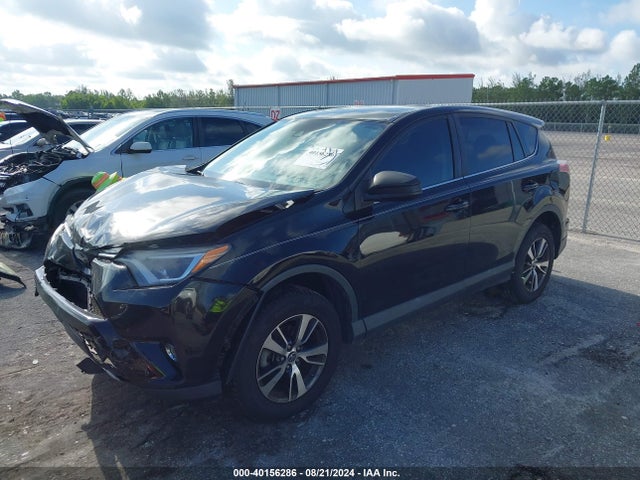 Toyota Rav4 Xle 2018 2T3WFREV1JW480581 Image 2