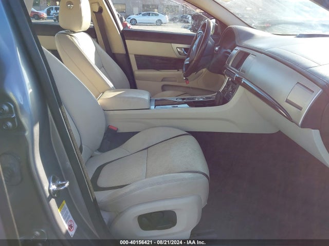 2015 JAGUAR XF SAJWA0F72F8U61465 Photo 4