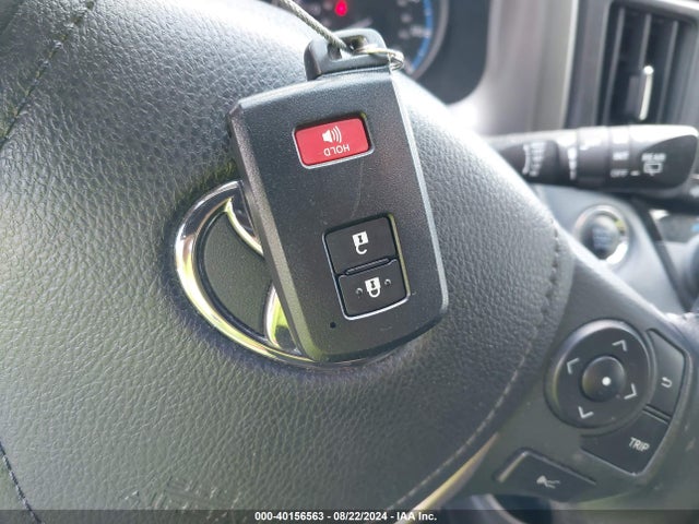 2T3RFREV4JW802076 Toyota Rav4 Xle