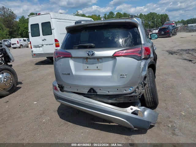2T3RFREV4JW802076 Toyota Rav4 Xle