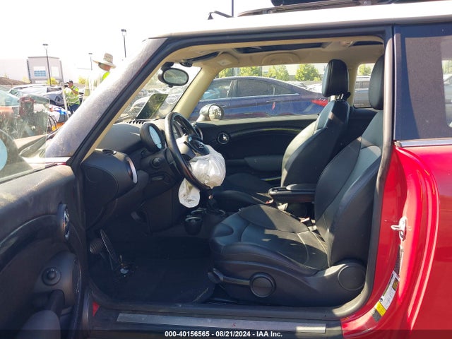 2011 MINI COOPER S WMWSV3C55BTY12847 Photo 4