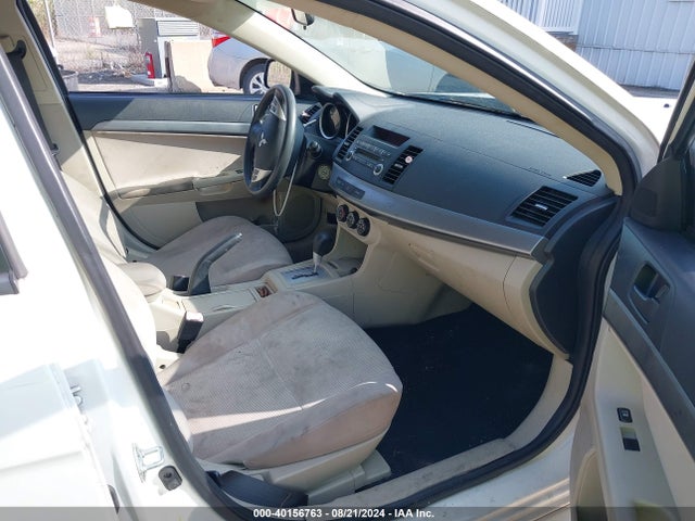 2011 MITSUBISHI LANCER JA32U2FU0BU000576 Photo 4