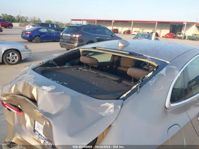 1G1ZD5ST0NF180528 Chevrolet Malibu Fwd Lt