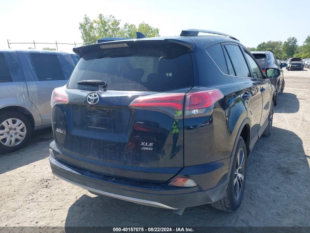 Toyota Rav4 Xle 2018 JTMRFREV5JD256692 Image 16
