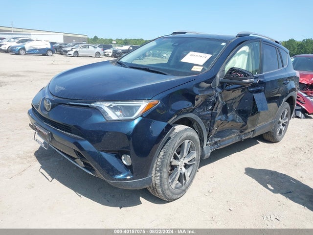 Toyota Rav4 Xle 2018 JTMRFREV5JD256692 Image 2