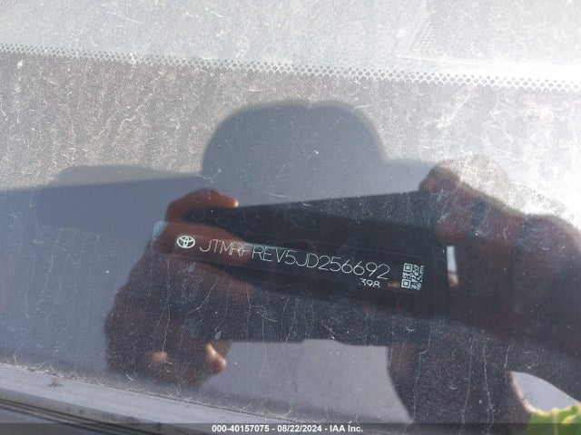 Toyota Rav4 Xle 2018 JTMRFREV5JD256692 Image 9