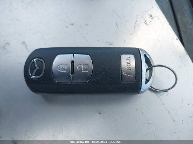 3MZBN1L37JM185049 Mazda py