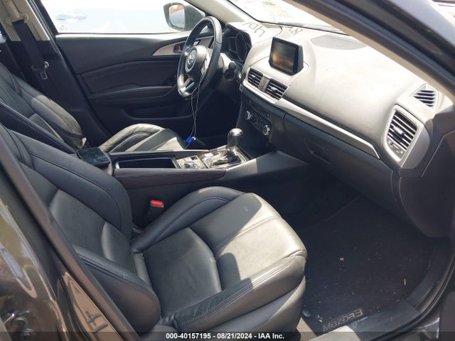 3MZBN1L37JM185049 Mazda py