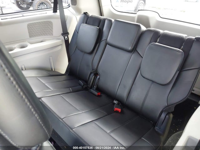 2C4RC1GG4ER169684 Chrysler Town & Country Limited