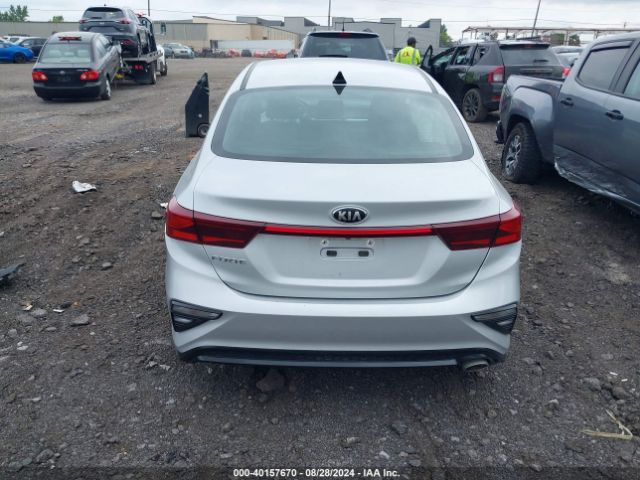 3KPF24AD7ME325965 KIA Forte Lxs