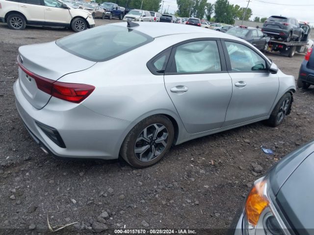 3KPF24AD7ME325965 KIA Forte Lxs