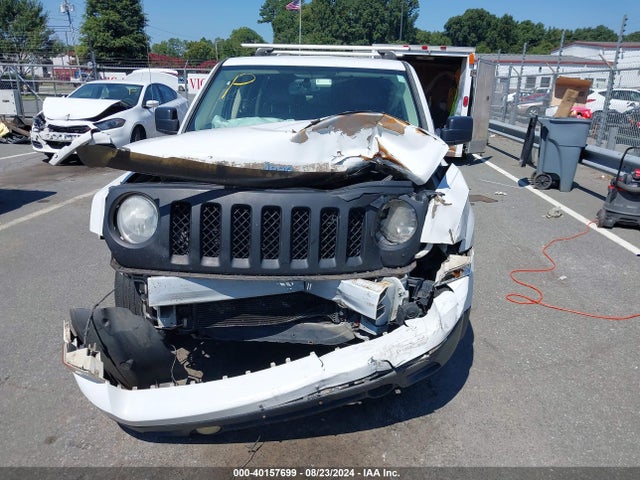 1C4NJPFA0ED624943 Jeep Patriot Latitude