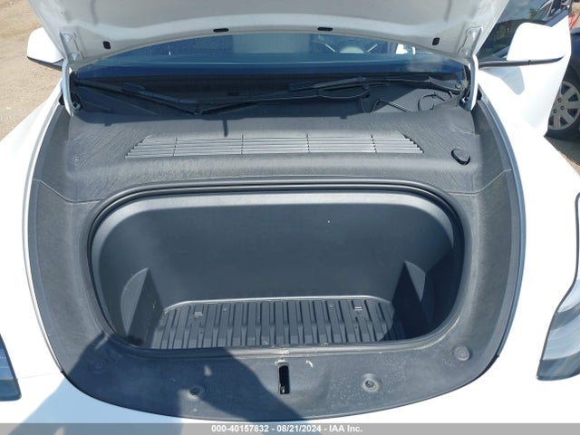2021 TESLA MODEL Y 5YJYGDEE0MF295795 Photo 9